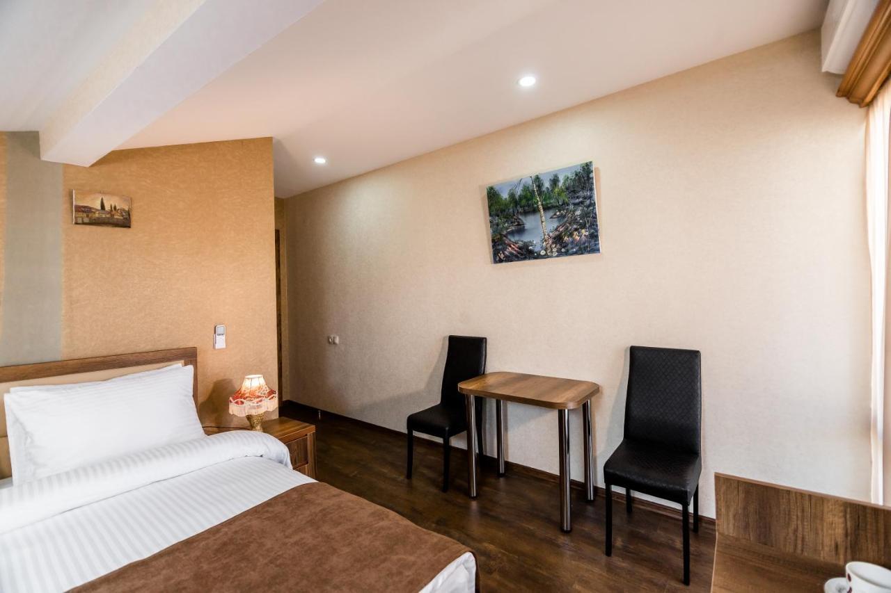 George Hotel تبليسي المظهر الخارجي الصورة